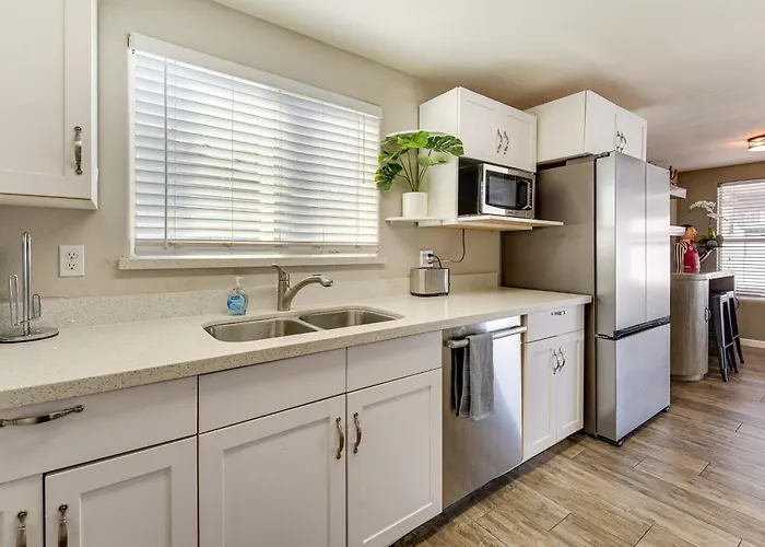 Holiday home Walk To Riverview Park! Dog-friendly Retreat