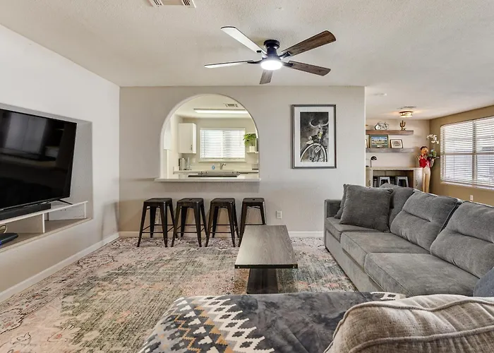 Walk To Riverview Park! Dog-friendly Retreat * Mesa