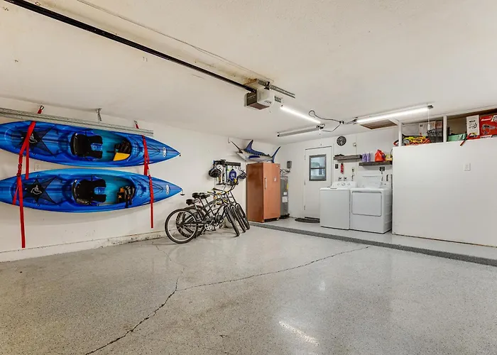 Walk To Riverview Park! Dog-friendly Retreat Holiday home *